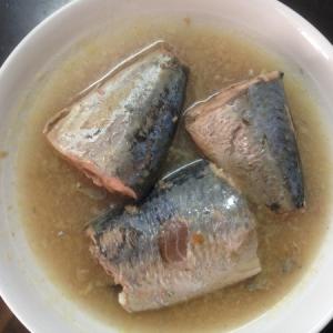 Canned mackerel in brine